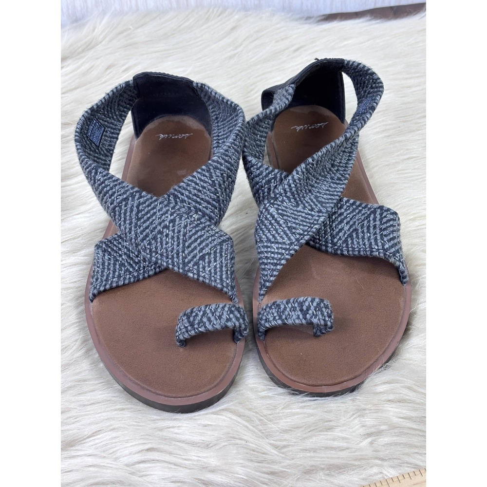 Sanuk Gray Cross-Strap Toe-Loop Sandals